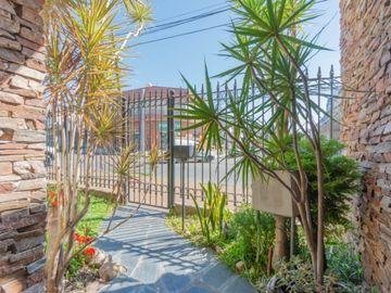 VENTA CASA 4 AMB C/JARDIN + PH 2 AMB VILLA BOSCH
