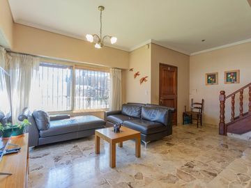 VENTA CASA 4 AMB C/JARDIN + PH 2 AMB VILLA BOSCH