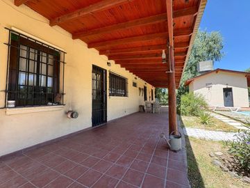 VENTA CASA 4 AMB C/1300M2 Y PILETA- ALEJANDRO KORN