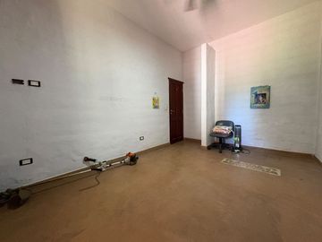 VENTA CASA 4 AMB C/1300M2 Y PILETA- ALEJANDRO KORN
