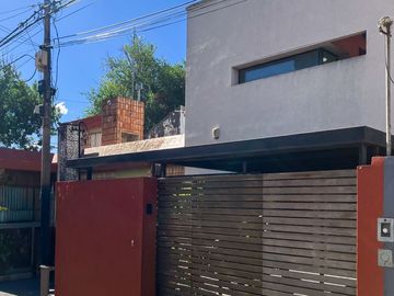 CASA EN VENTA 2 DORMITORIOS LA FLORIDA