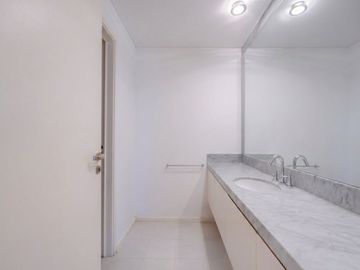 VENTA DEPTO. 4 AMB. C/DEP - JARDIN Y COCHERA