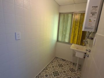 Dpto renovado amplias dimensiones 2 Dorm.