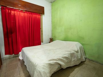 Venta de Casa para 2 familias en Ituzaingó