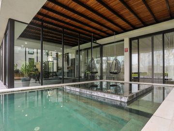 Casa   5 ambientes con gym y detalles de categoria