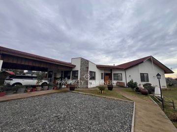 Linda casa en exclusivo condominio