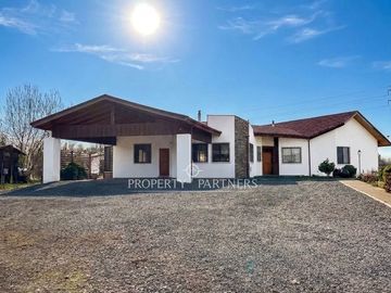 Linda casa en exclusivo condominio