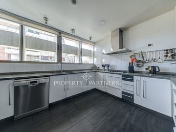 Exclusivo y amplio departamento en arriendo con privilegiada vista despejada al Club de Golf