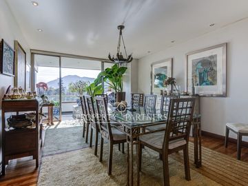 Exclusivo y amplio departamento en arriendo con privilegiada vista despejada al Club de Golf