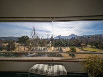 Exclusivo y amplio departamento en arriendo con privilegiada vista despejada al Club de Golf