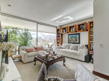 Exclusivo y amplio departamento en arriendo con privilegiada vista despejada al Club de Golf