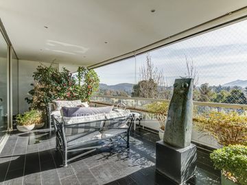 Exclusivo y amplio departamento en arriendo con privilegiada vista despejada al Club de Golf
