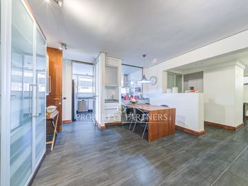 Exclusivo y amplio departamento en arriendo con privilegiada vista despejada al Club de Golf