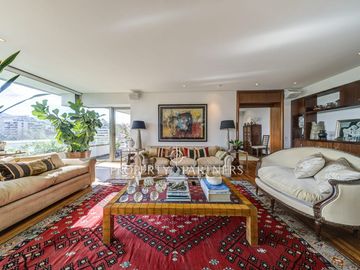Exclusivo y amplio departamento en arriendo con privilegiada vista despejada al Club de Golf