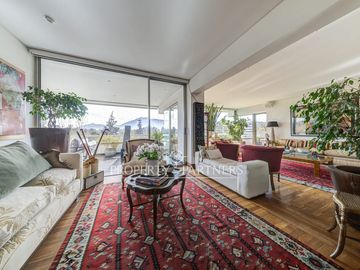 Exclusivo y amplio departamento en arriendo con privilegiada vista despejada al Club de Golf