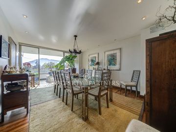 Exclusivo y amplio departamento en arriendo con privilegiada vista despejada al Club de Golf