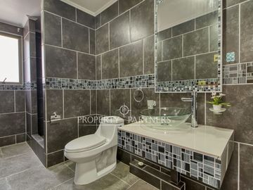 ¡Gran Oportunidad! Amplia Casa de 5D + 2B en Condominio Bordemar II, Sector Norte