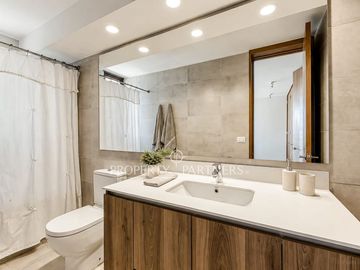 Increíble departamento de 2 pisos con entradas independientes