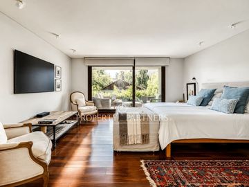 Increíble departamento de 2 pisos con entradas independientes