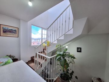 Casa en venta 3 dormitorios, terraza, parqueadero, Calderón