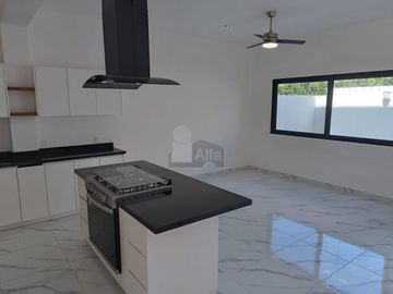 Casa en Venta 3 recs 3.5 baños, Arbolada Cancun Quintana Roo