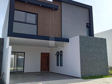 Casa en Venta en Lomas de la Rioja