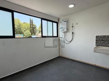 Casa remodelada en venta en Campestre Churubusco, Coyoacán.