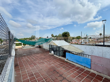 Casa en venta en colonia Sutaj cerca de Forum Tlaquepaque