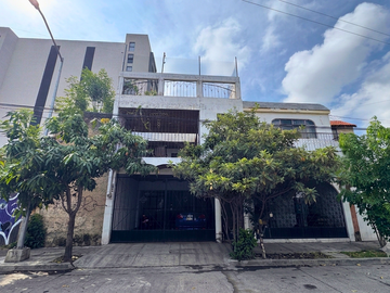Casa en venta en colonia Sutaj cerca de Forum Tlaquepaque
