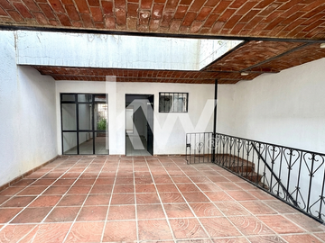 Casa en venta en colonia Sutaj cerca de Forum Tlaquepaque