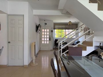 Casa de dos pisos en Rinconada Jardines de Tehuixtla, Tehuixtla, Morelos.
