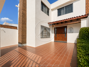 CASA EN LAS ALAMEDAS