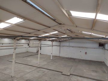 BODEGA EN VENTA INDEPENDENCIA
