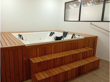 147 Square - Caobos Salazar, Usaquén