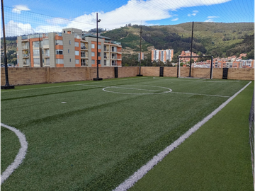 147 Square - Caobos Salazar, Usaquén