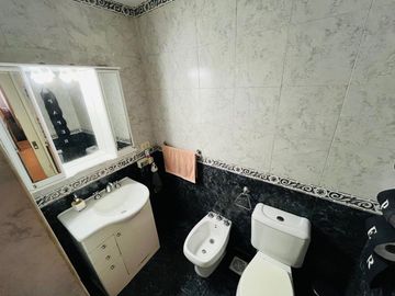 CASA 5 AMBIENTES Y MONOAMBIENTE VENTA JOSE MARMOL