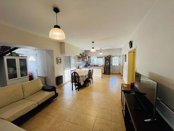 CASA 5 AMBIENTES Y MONOAMBIENTE VENTA JOSE MARMOL