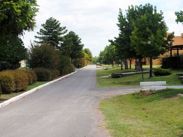 VENTA LOTE 700M2 EN CARDALES VILLAGE