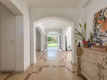Casa de Categoría en Tortugas C.C.  8 Amb 2450 Mts