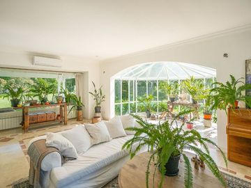 Casa de Categoría en Tortugas C.C.  8 Amb 2450 Mts