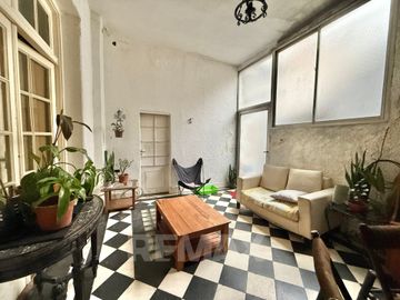 Venta Local con vivienda lote propio en Caballito