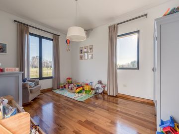 Venta casa 5 amb 1 HA La Macarena pileta crédito
