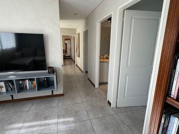 Casa en La Damasia, 3 dorm, 2 playroom, pileta