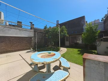 Casa APTO CREDITO  3Amb.coch y jardin V Ballester