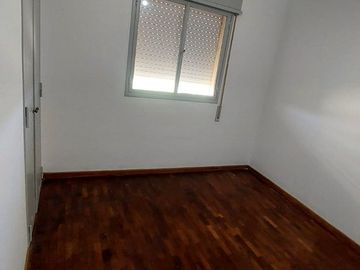 Dpto renovado amplias dimensiones 3 Dorm.
