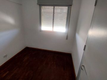 Dpto renovado amplias dimensiones 3 Dorm.