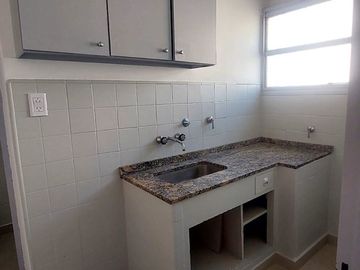 Dpto renovado amplias dimensiones 3 Dorm.