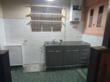 VENTA CASA 4 AMBIENTES BERNAL LOCAL GARAGE