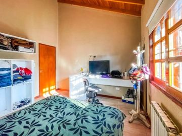 CASA EN VENTA GONNET