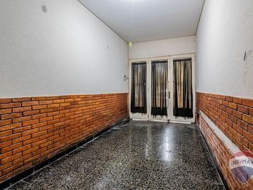 CASA EN VENTA 2 DORMITORIOS - LA PLATA